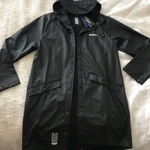 Subtle rain jacket